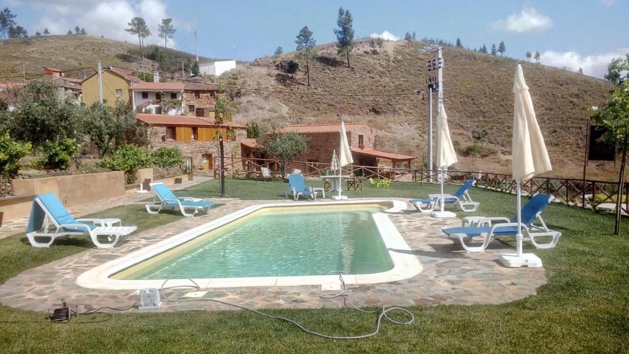Вілла Refugio Do Raposo/Casa Altair Montes da Senhora Екстер'єр фото